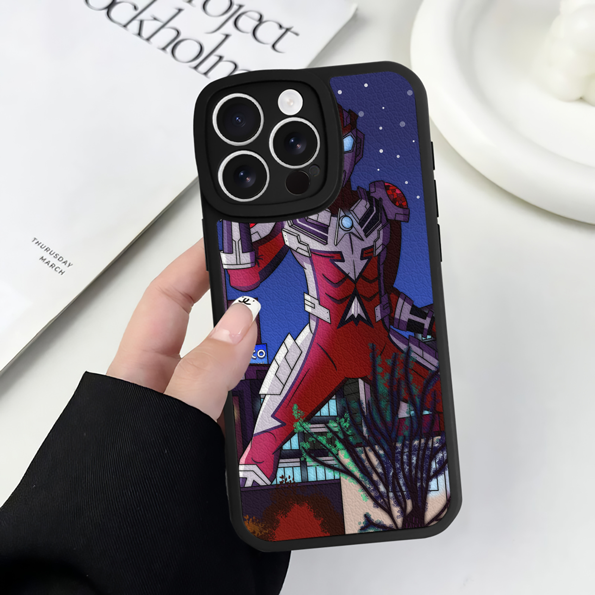 （画像用） ウルトラマン Ultraman 【iPhone 16シリーズ対応】シリコンスマホケース（レザー調） 材質：シリコン